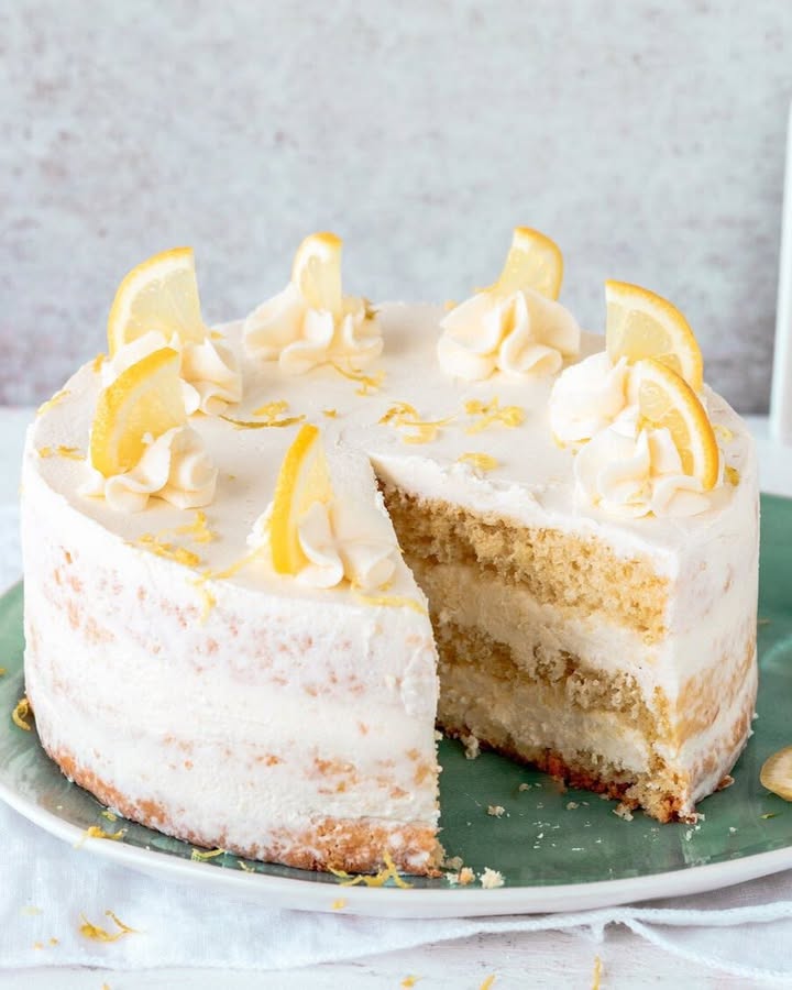 Luscious Lemon Cake Delight