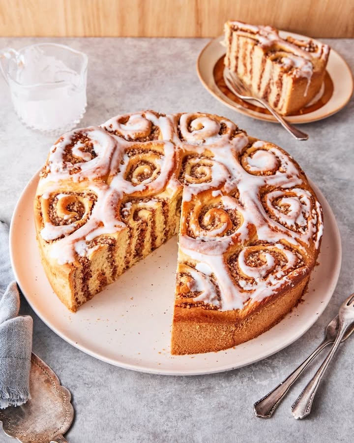 Deliciously Simple Airy Snail Cake