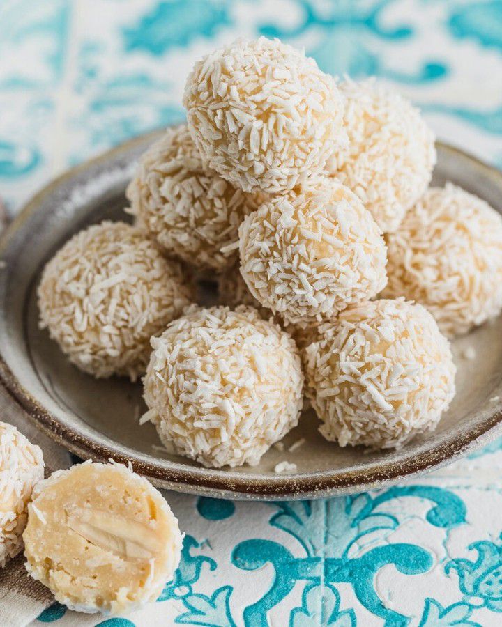 Deliciously Simple Healthy Raffaello – Effortlessly Irresistible!